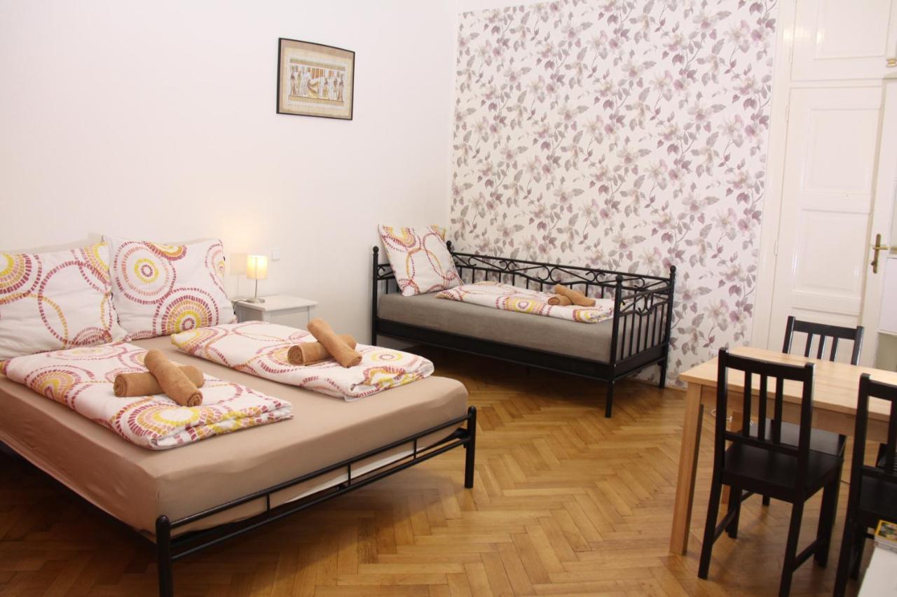Central Prague Wenceslas Square Apartments Exterior foto
