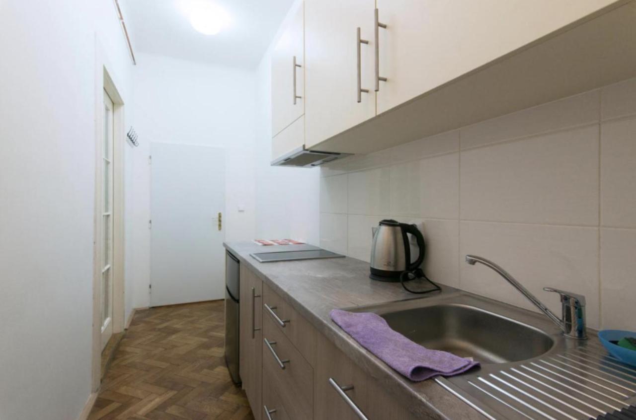 Central Prague Wenceslas Square Apartments Exterior foto